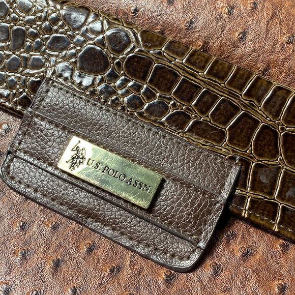 US Polo Assn Faux Ostrich Reptile Vinyl Brown crossbody Embossed two tone bag - Picture 5 of 16